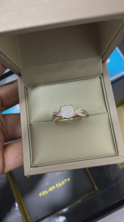 Ivy Diamond Engagement Ring in 18 Karat Solid Gold