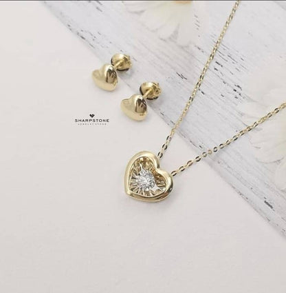 0.05ct Rhythmic Heart Set in 18 Karat Solid Gold