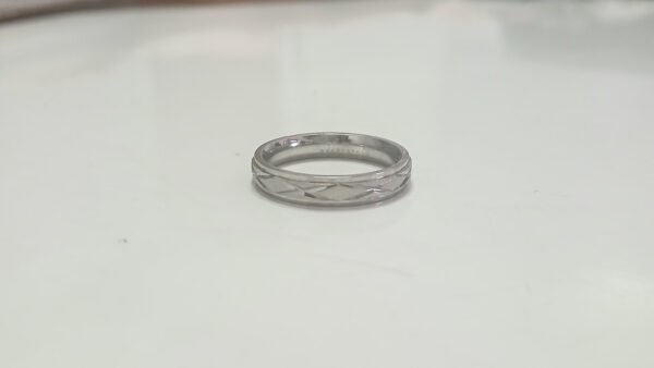 Crisscross Titanium Slim Male Band