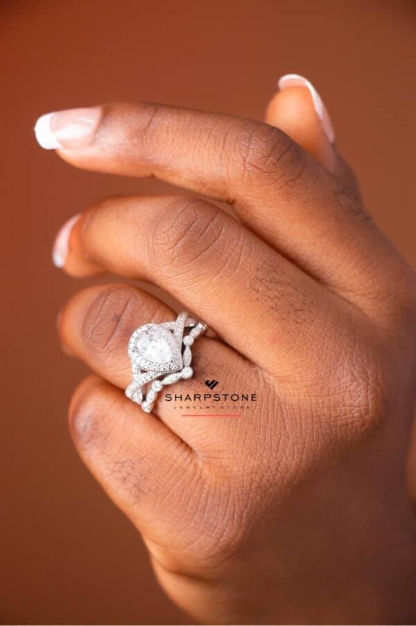 Amaya Moissanite Bridal Set