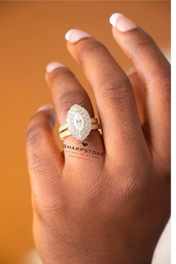Cassidy Marquise Bridal Set in 10 Karat Solid Gold