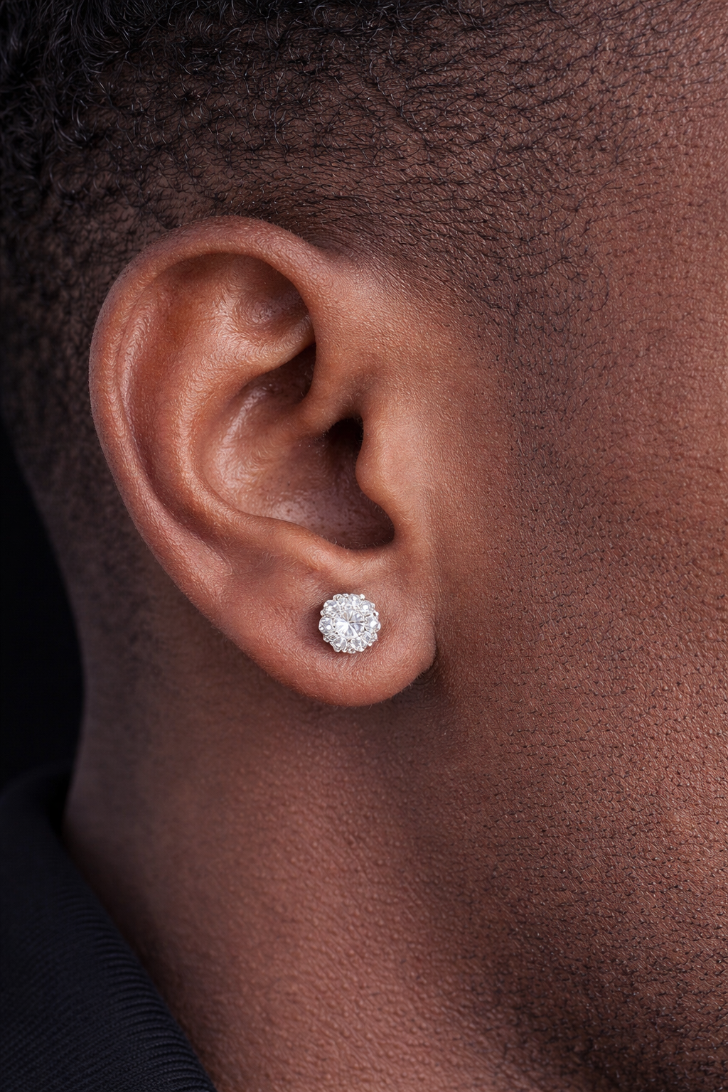 Sol Sterling Silver Earring with Moissanite Stone Model