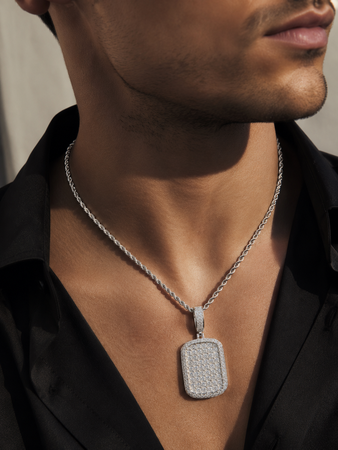 Julian Necklace Model