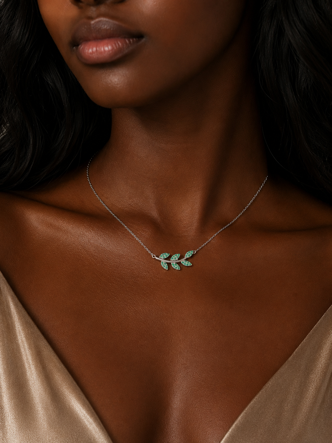 Oklan Necklace Model