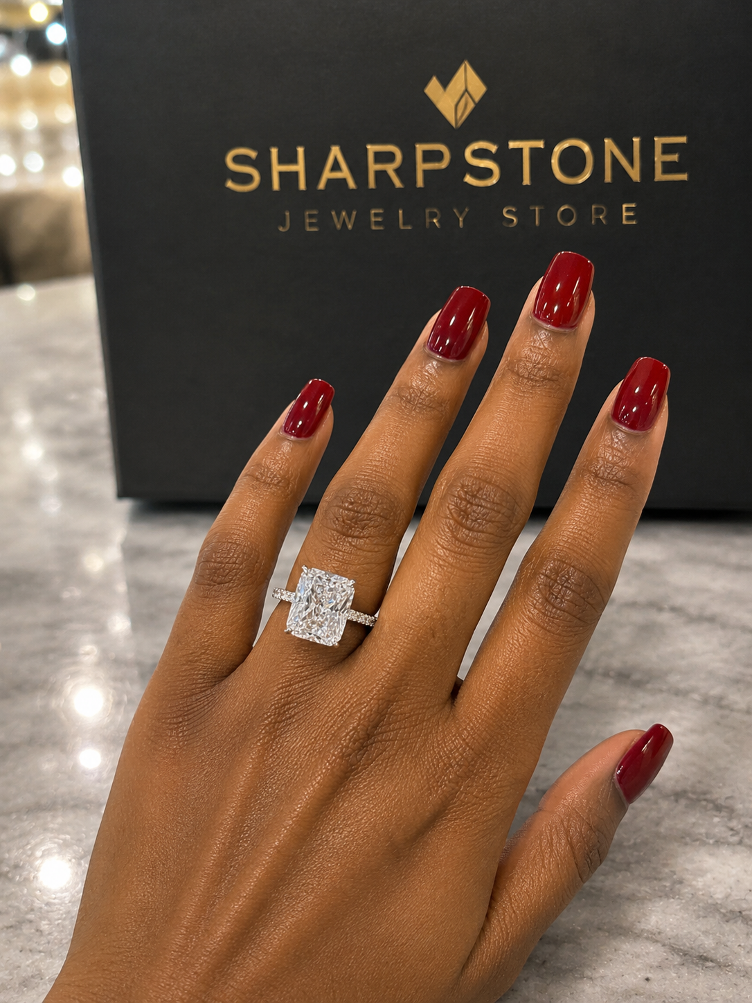 Alia Cathedral Emerald Eng Ring Model